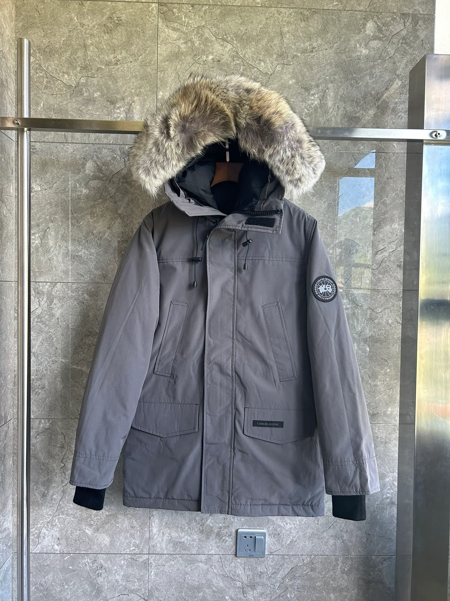 P720 Big Goose 13 Langford men's down jacket. Color (red label) black, dark blue, off-white, gray, gray camouflage. Color (black label) black black label, gray black label. Size: S. M. L. XL. XXL.